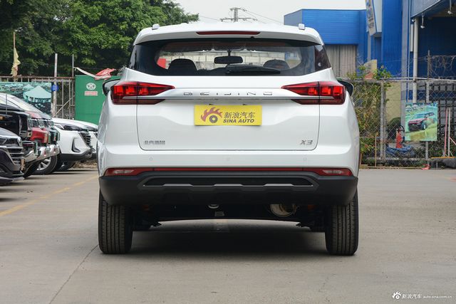 2019款BEIJING-X3 1.5L自动光华版