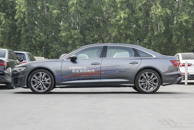 2019款奥迪A6L 2.0T主动quattro臻选致雅型