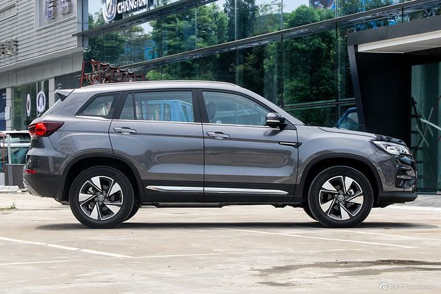 2020款长安CS75 1.5T主动精智型国VI