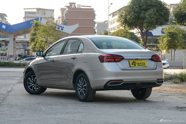 2019款吉利帝豪领军版1.5L主动豪华型国VI