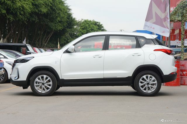 2019款BEIJING-X3 1.5L主动光荣版