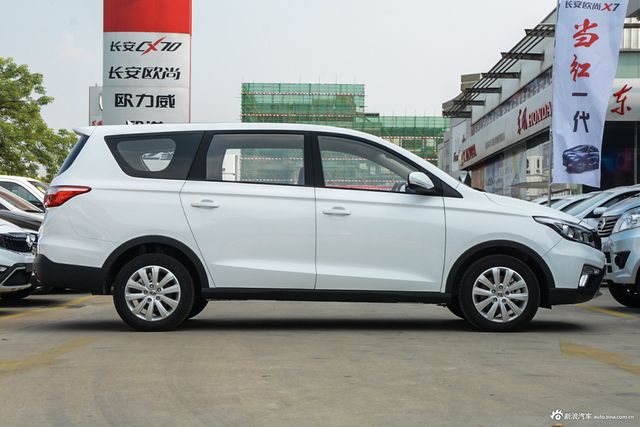 2019款长安欧尚A800 1.6L手动舒适型 国VI