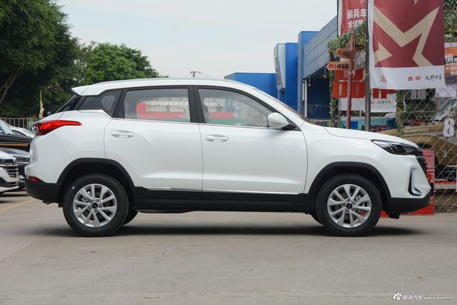 2019款BEIJING-X3 1.5L主动荣耀版