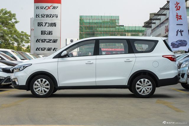 2019款长安欧尚A800 1.6L手动恬静型 国VI