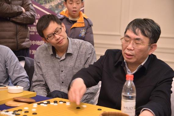 聂卫平为围棋公益事业全力以赴