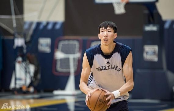 周琦被NBA火箭队选中