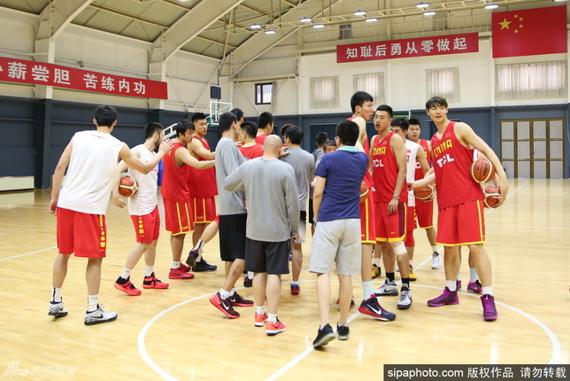 中国男篮备战训练