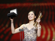 中国女排获十佳劳伦斯最佳团队 魏秋月盛装领奖