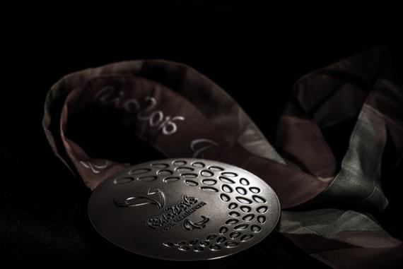 Paralympic Games hot words: medals in the 52 year old players put the ball in China