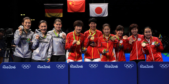 刘诗雯福原爱合影时说悄悄话 _手机新浪网