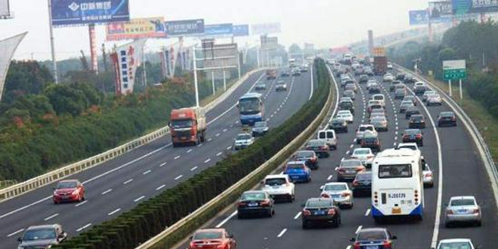 什么时候高速免费通行 w700h350z1l10t10896.jpg