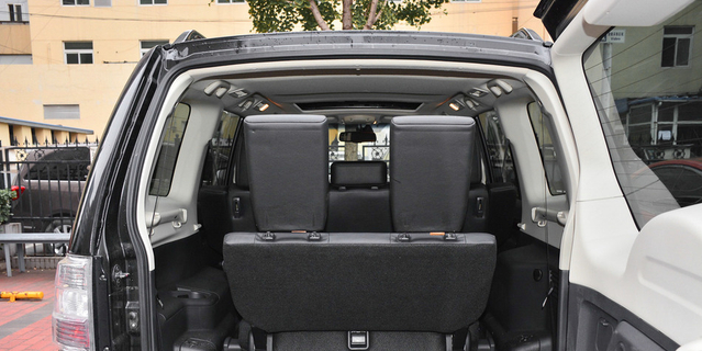 实拍|新款帕杰罗 号称日系三大越野车之一