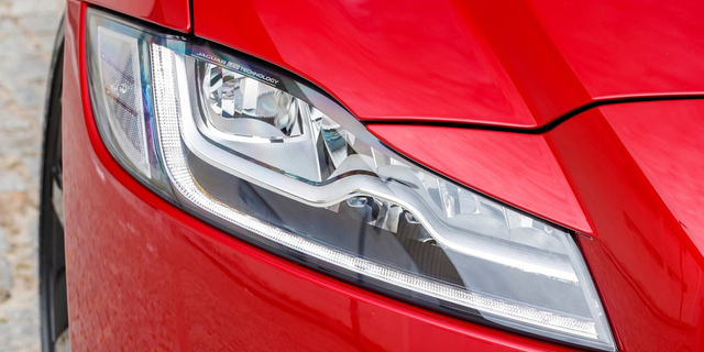 采用最最新设计语言 新XF Sportbrake将亮相