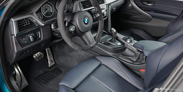 宝马440i定制版官图 标配Akrapovic排气