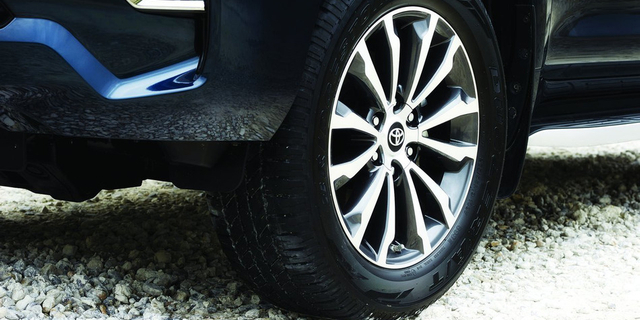 终极越野车 丰田新款普拉多官图发布 