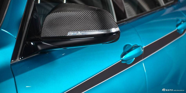 宝马440i定制版官图 标配Akrapovic排气