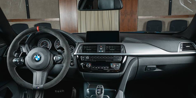 宝马440i定制版官图 标配Akrapovic排气