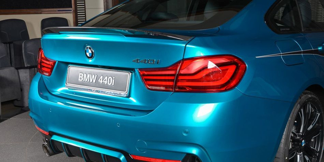 宝马440i定制版官图 标配Akrapovic排气