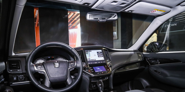 图集|新款皇冠 全方位小幅提升/26万起