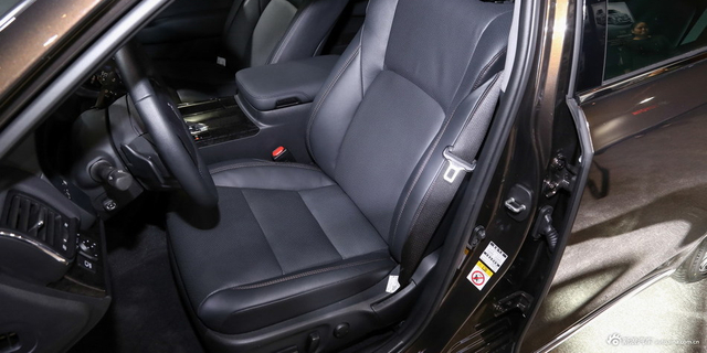 图集|新款皇冠 全方位小幅提升/26万起