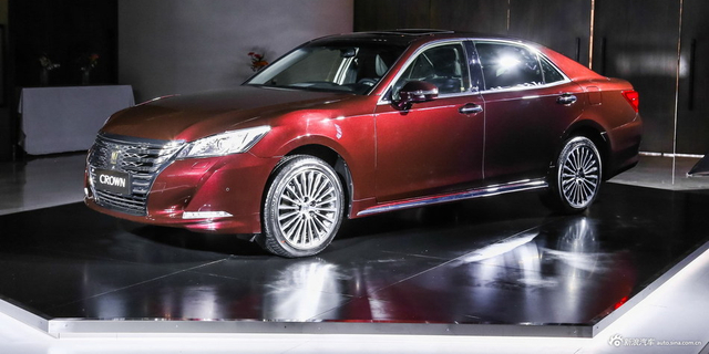 图集|新款皇冠 全方位小幅提升/26万起