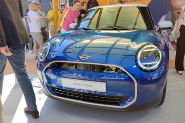2023慕尼黑车展：电动MINI COOPER/COUNTRYMAN亮相