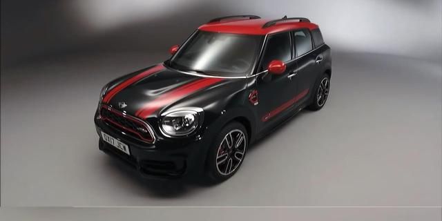 全新 JCW COUNTRYMAN（乡下人）搭载2.0T双涡轮发动机。