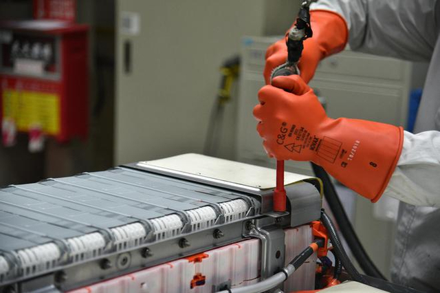 激光炮电池组制作 w640q90441.jpg