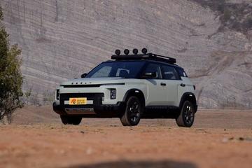 又潮又野方盒子 实拍吉利首款轻越野SUV——吉利牛仔