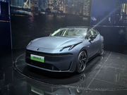 领克07 EM-P正式亮相