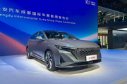 成都车展：长安锐程PLUS亮相