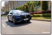 奔驰EQS SUV诠释电动时代豪华