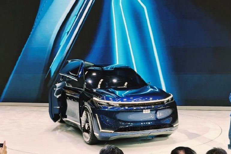 2024北京车展：吉利银河科技旗舰SUV“银河星舰”全球首发