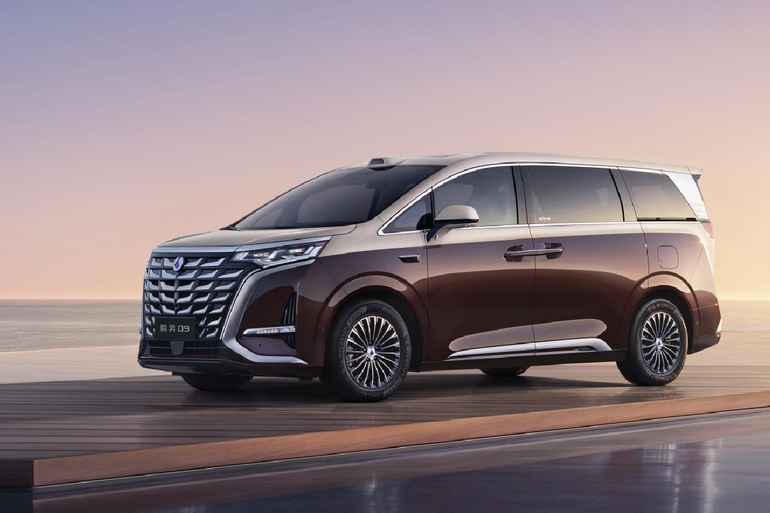 新增隐私声盾 25款腾势D9再次OTA升级