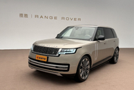 26款新车变化在哪里？实拍揽胜AB长轴版/路虎卫士90