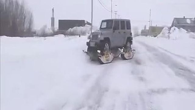 有了这个汽车用的滑雪板，你就可以在雪地上撒野啦！