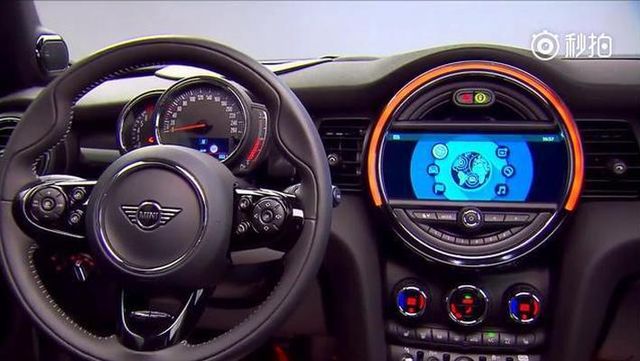 全新2018宝马MINI COOPER S 3门版内饰实拍，更加拉轰。