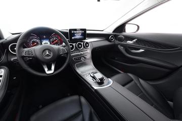 Panoramic view of the car | The reputation of the new Mercedes Benz C-class 300000 luxury car ranks first