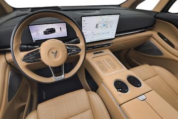 2025款岚图梦想家 PHEV 四驱尊贵乾崑版