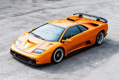 放现在看，还是很帅气的 Lamborghini Diablo GT