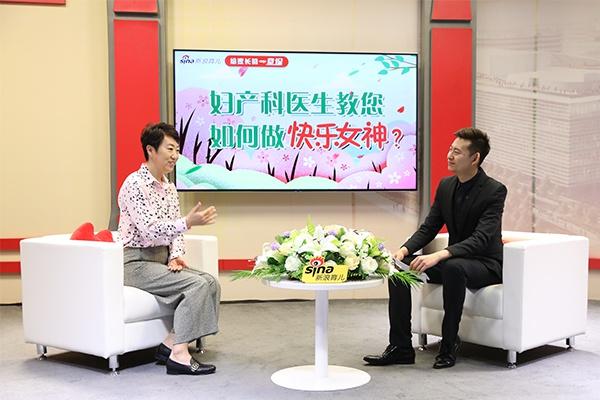 直播进行中 张羽(左一) 北京协和医院妇产科副主任医师 、医学博士;北京和睦家医院特聘专家