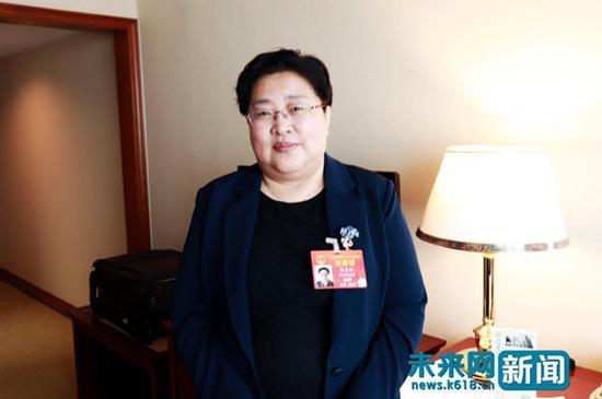 全国人大代表、“宝贝回家”志愿者协会理事长张宝艳。未来网记者 谢青摄