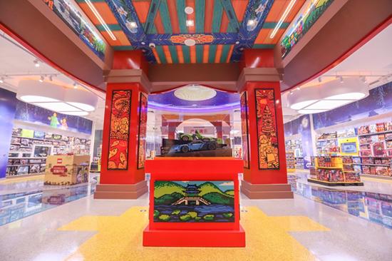 致敬当地传统文化的乐高品牌旗舰店(杭州)
