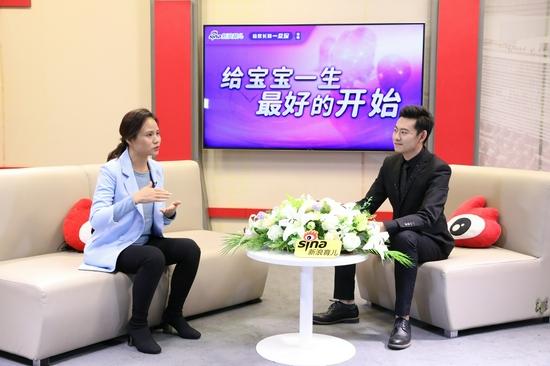 (左一)北京成长时光儿科门诊副主任医师:黄璟