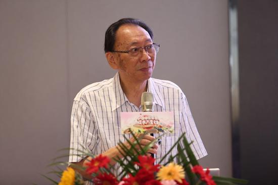 中国关心下一代工作委员会副秘书长 中国关心下一代工作委员会儿童发展研究中心主任张侃