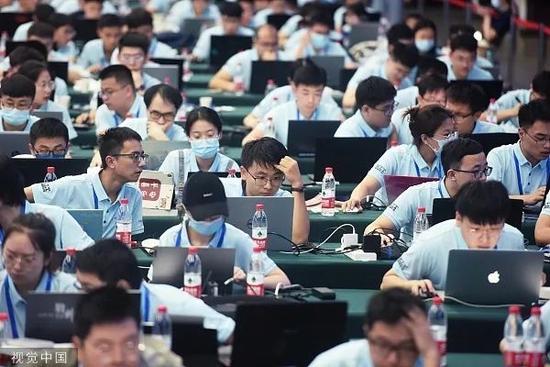 杭州:第五届中国研究生创“芯”大赛决赛开幕。图源:视觉中国