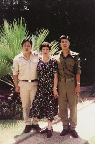 沙拉与两个儿子