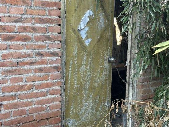 夫妻分居后,孙振涛就住在自家院外的小屋里。(南方周末记者陈怡帆/图)