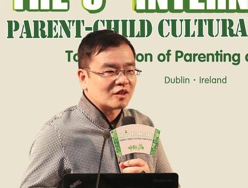 图为:成功生养教体系创立者谢宏先生