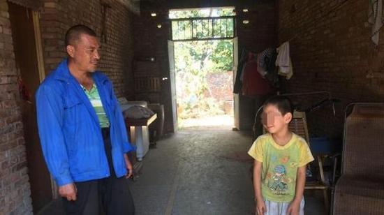 郑师傅的儿子还没转学,今年读2年级。华商报 图